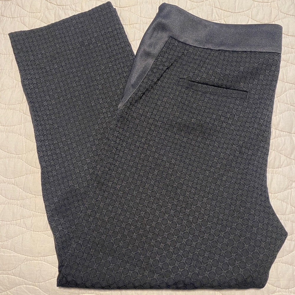 Banana republic holiday printed cropped work pants / slacks. Size 12.
